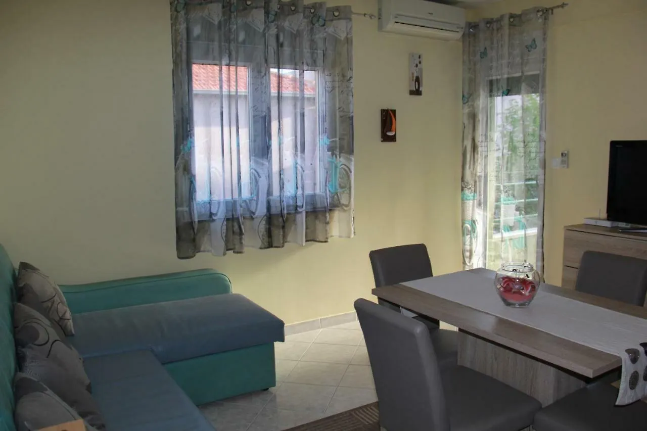 Grozdy Apartment Trogir Croatia